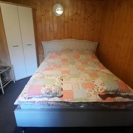 Nad Jeziorem 